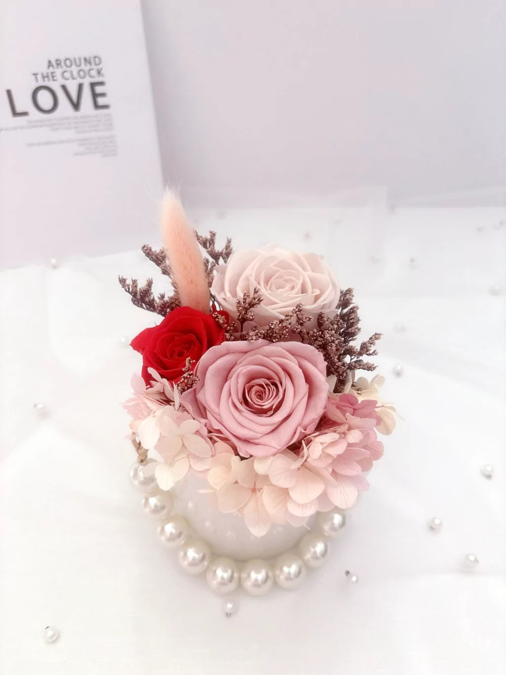 ROSÉ PEARL PRESERVED FLOWER ARRANGEMENT
